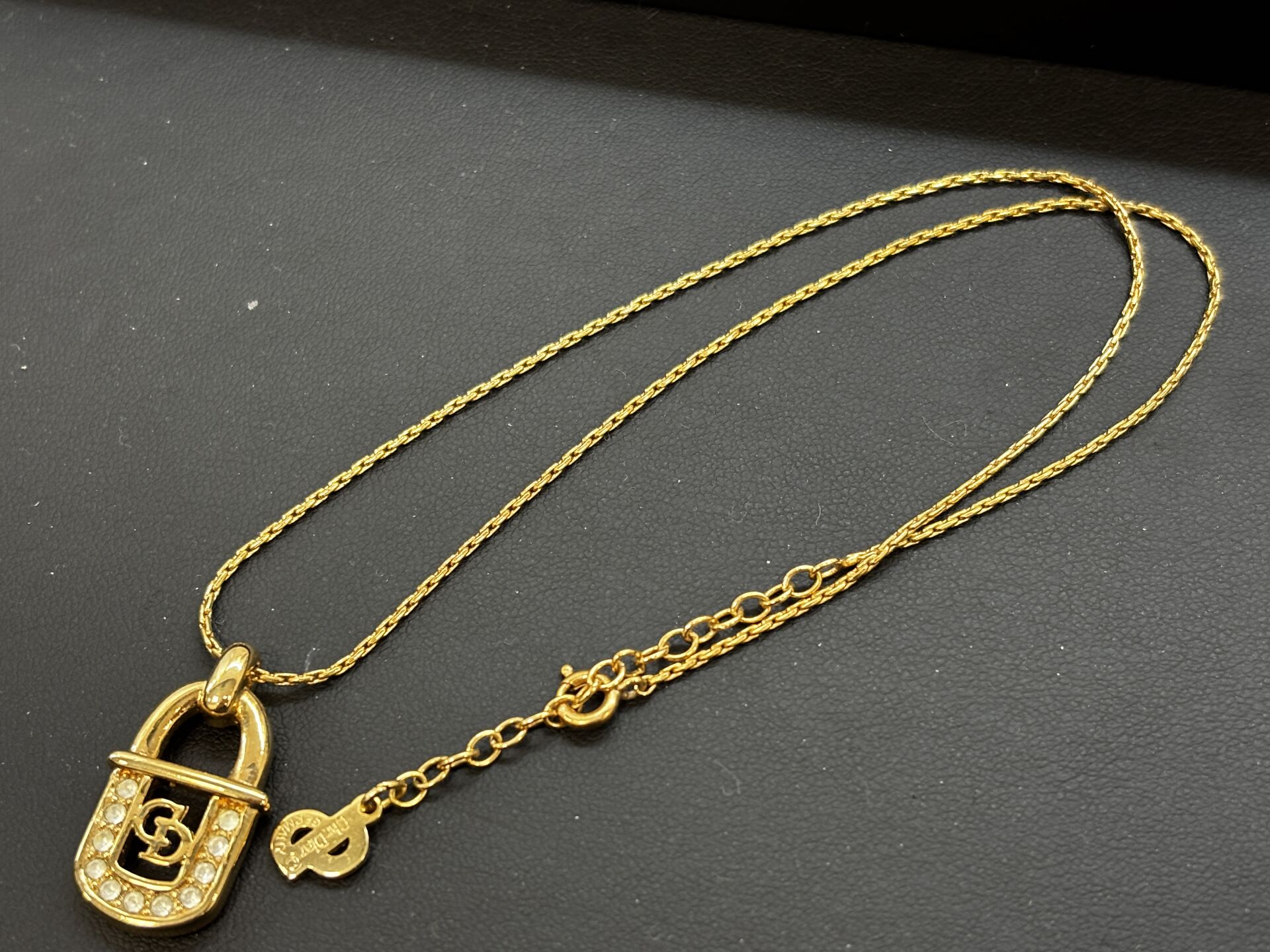Christian Dior パドロックネックレス