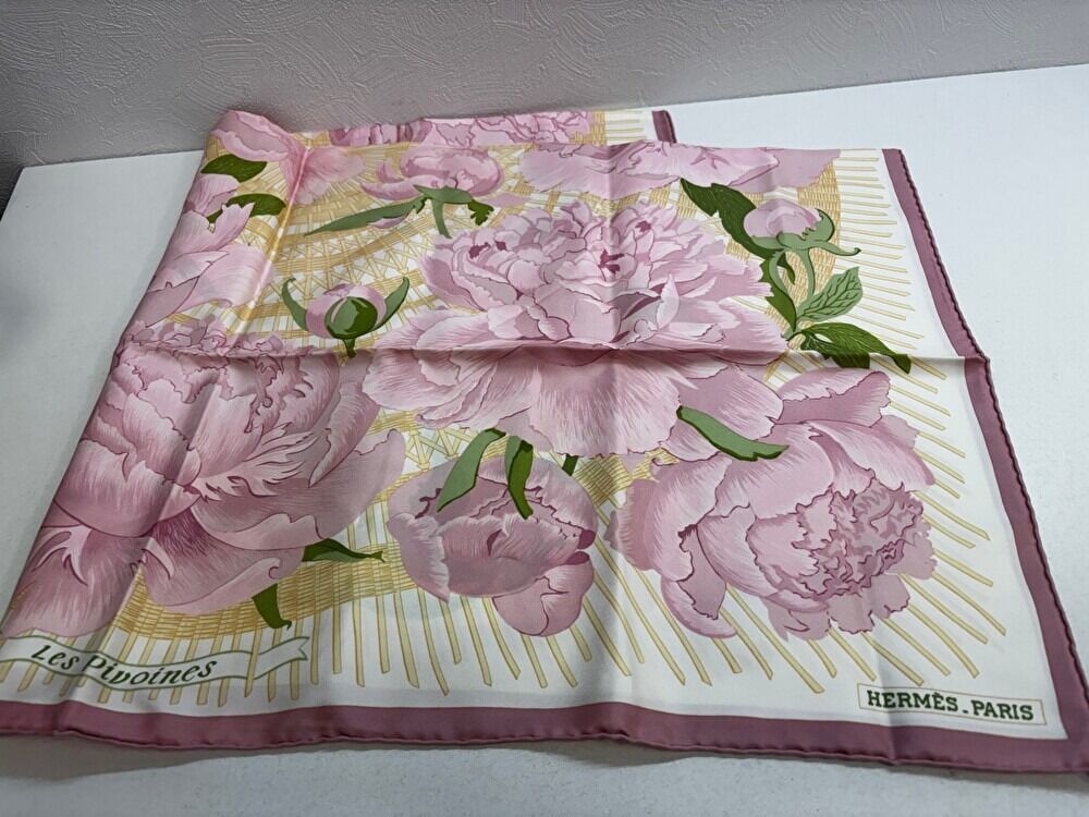エルメス カレ90シルクスカーフLes Pivoines