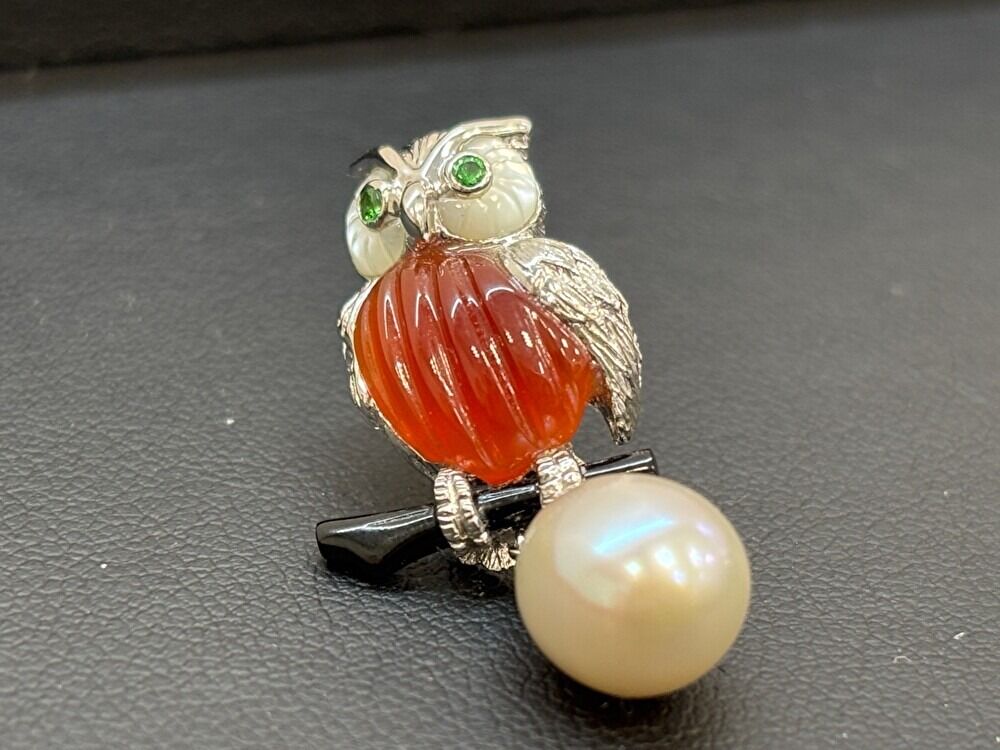 K18WGフクロウモチーフ ピンブローチ