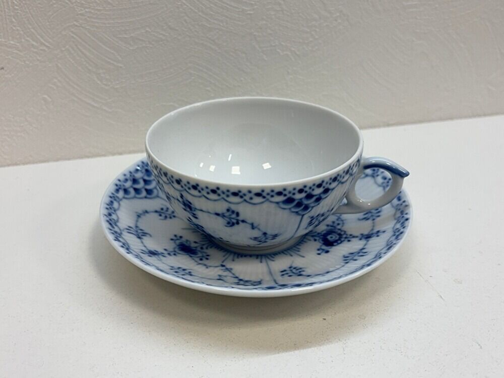ロイヤルコペンハーゲン ブルーフルーテッド ハーフレース ティーカップ＆ソーサー